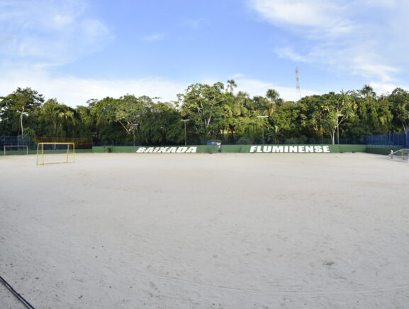 Governo do Amazonas valoriza projeto social esportivo com revitalização no Campo da Baixada Fluminense