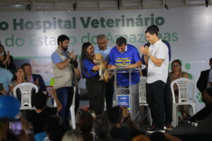 Wilson Lima assina ordem de serviço para construção do primeiro hospital público veterinário do Amazonas