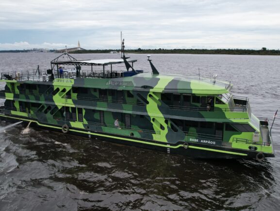 Governo do Amazonas conclui reforma da embarcação que irá abrigar a Base Arpão II