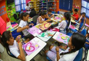 Imagem da notícia - Prosamim realiza oficina de artes com crianças do Residencial Liberdade