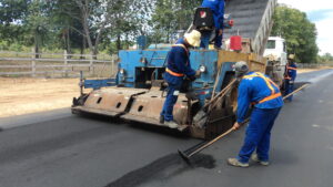 Imagem da notícia - Governo do Amazonas retoma obras de recuperação da Rodovia AM-010