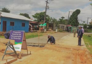 Imagem da notícia - Seinfra realiza recuperação de 30 ruas do município de Tabatinga