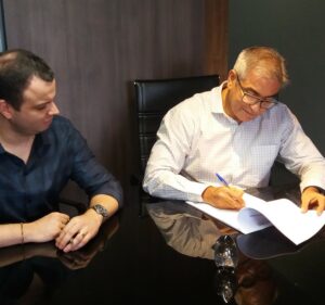 Imagem da notícia - Detran-AM assina termo de convênio com a Seinfra para repasse de cerca de R$ 2 milhões para sinalização viária