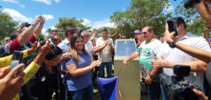 Imagem da notícia - Em Novo Airão, Wilson Lima inaugura UBS concluída com recursos do FTI e entrega equipamentos para laboratório da Unidade Hospitalar