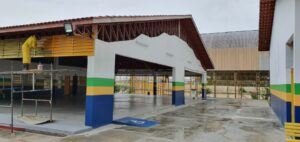 Imagem da notícia - Seinfra prossegue com obras de recuperação e reforma das ruas e complexos socioesportivos no bairro do Mutirão