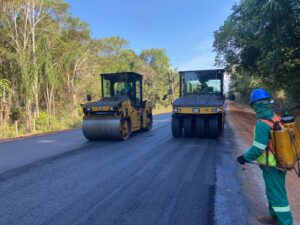 Imagem da notícia - Governo do Amazonas avança com obras de revitalização e modernização na rodovia AM-352