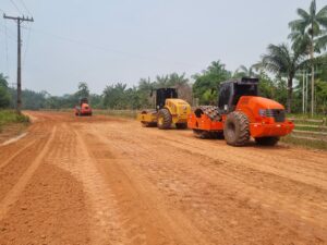 Imagem da notícia - Governo do Amazonas inicia pavimentação da estrada Anori-Codajás e do ramal do Mato Grosso