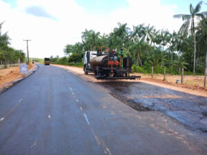 Imagem da notícia - Governo do Amazonas avança na pavimentação da estrada Anori-Codajás